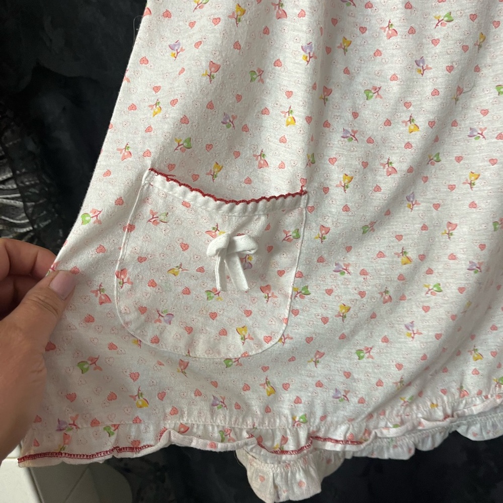 Adorable 2 pc vintage floral pajamas